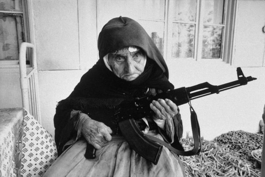 106-річна вірменка з автоматом: Історія незламного духу 1990 року
