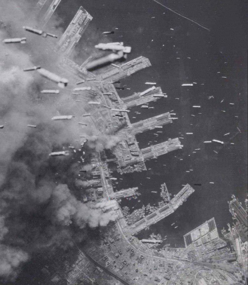 Зображення руйнувань м. Кобе після бомбардування 1945 рок