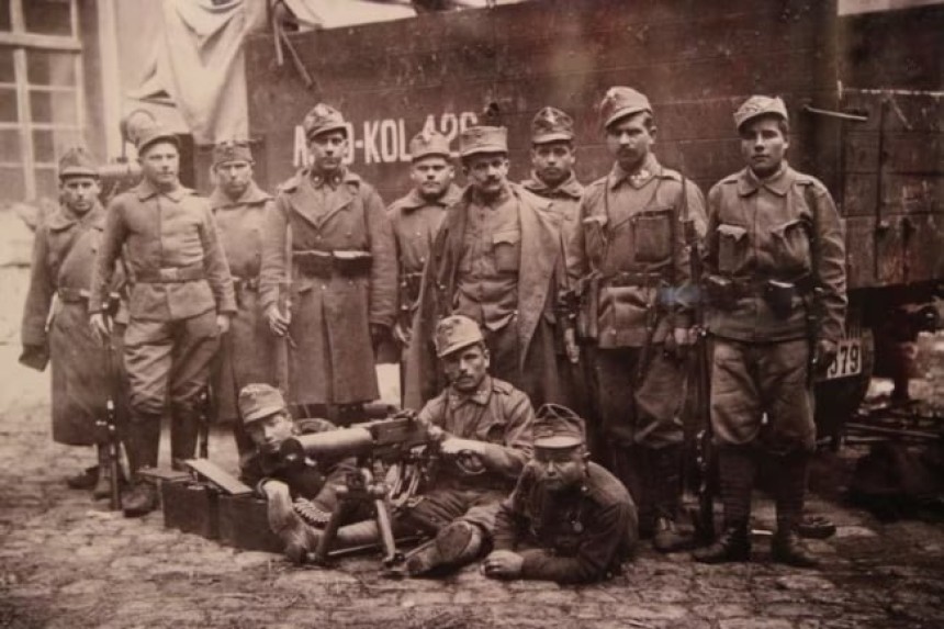 Українські бійці під час Львівського повстання 1918 року