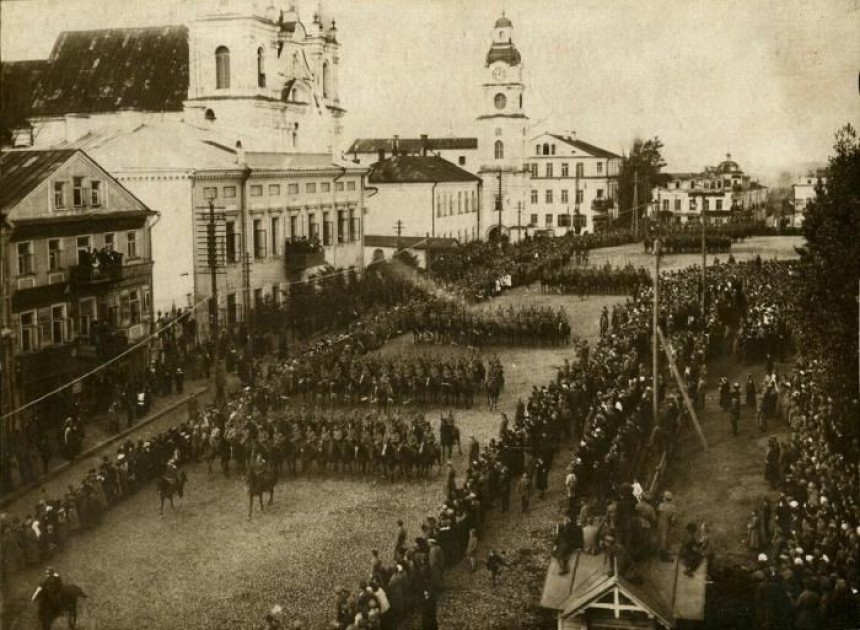 Парад польських військ у Мінську 1919: урочистості та молебень