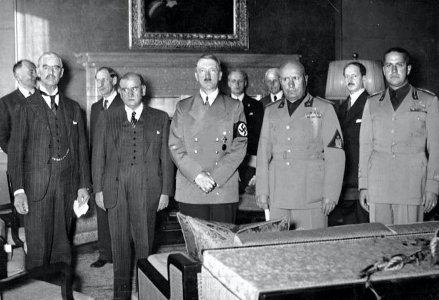 Мюнхенська угода: Невілл Чемберлен, Едуард Даладьє, Адольф Гітлер, Беніто Муссоліні та Галеаццо Чіано, 1938 рік